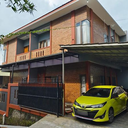 Bajorah Homestay Лембанг Екстериор снимка